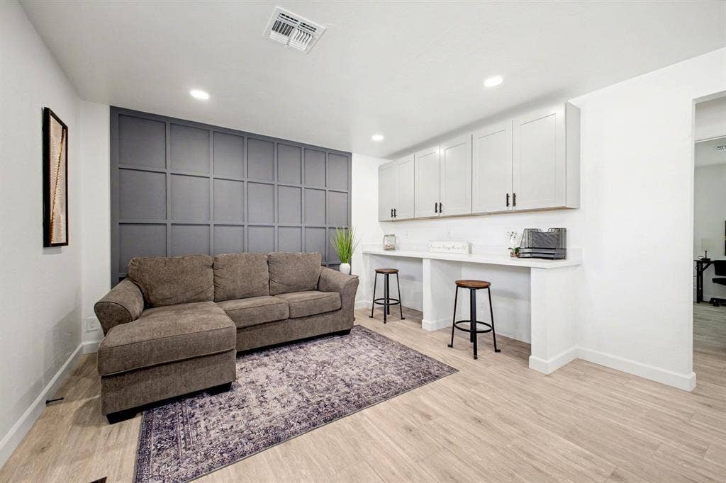 8 BR in Mesa