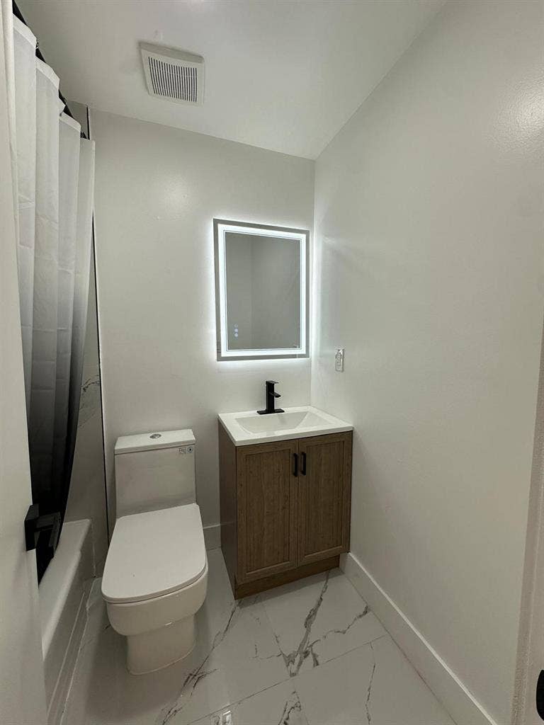 6 BR in Hollywood