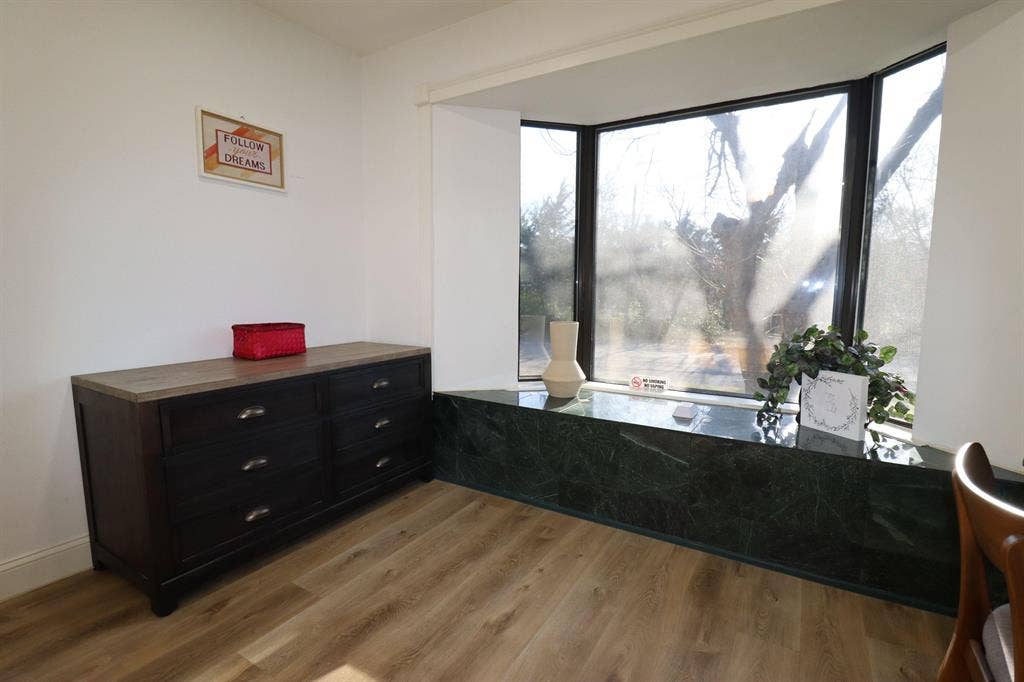 5 BR in Dallas