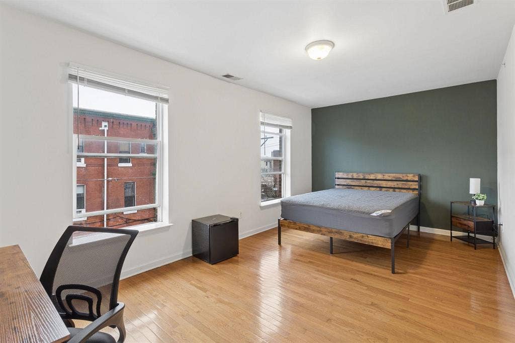 7 BR in Philadelphia