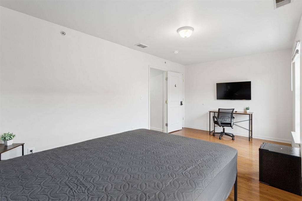 7 BR in Philadelphia