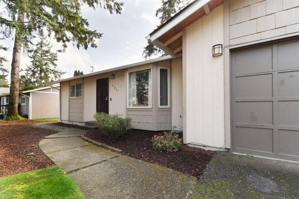 2 BR in Tacoma