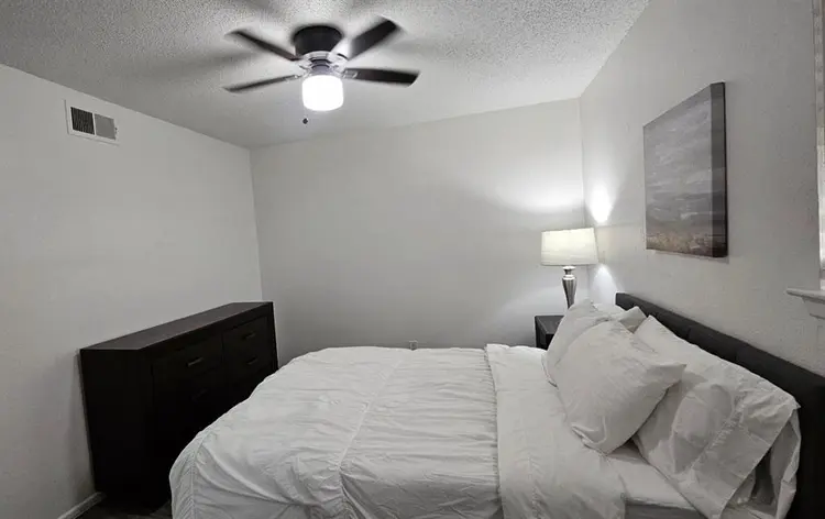 2 BR in Arlington