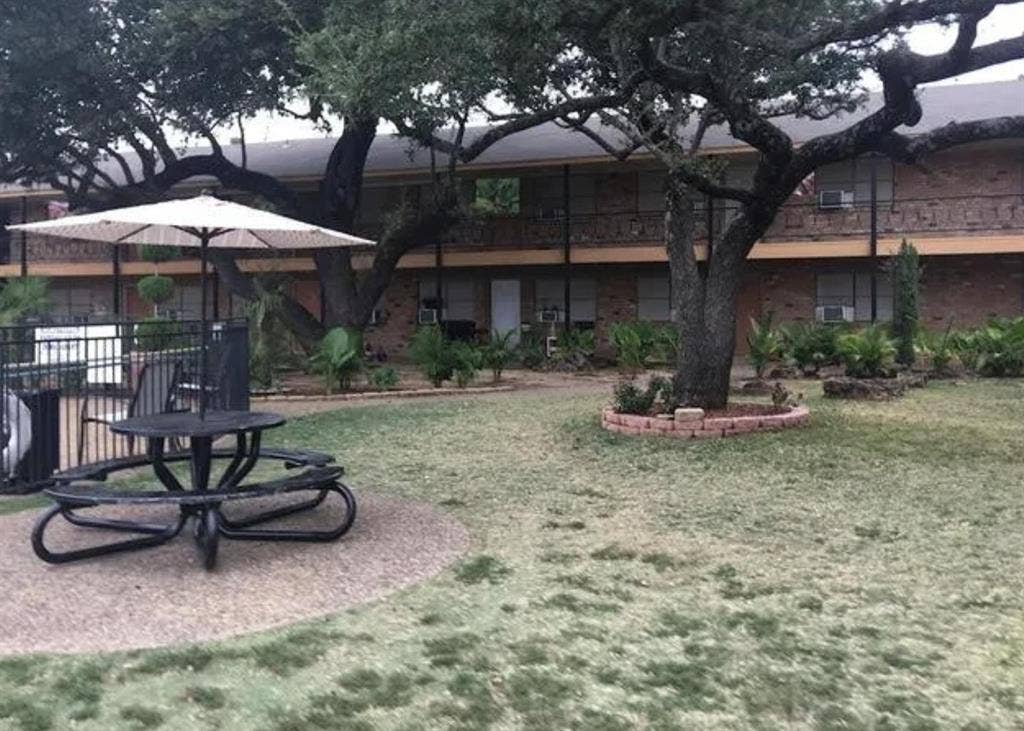 2 BR in Arlington