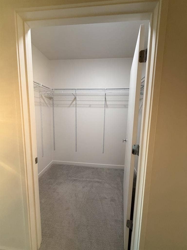 Spacious master bedroom in SJ.