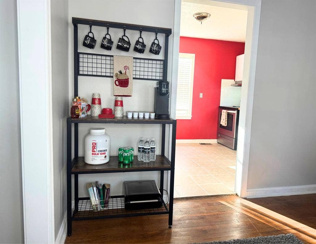 Quite clean room near downtown.