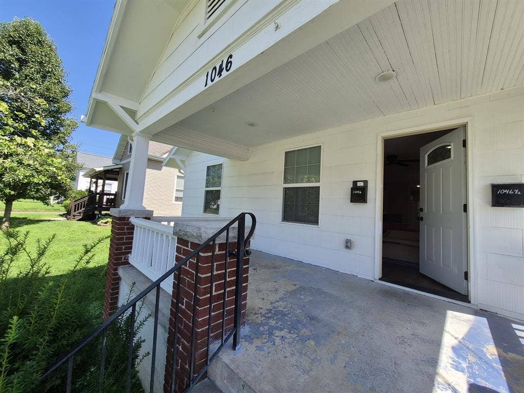 Roommate wanted: 2-bedroom house