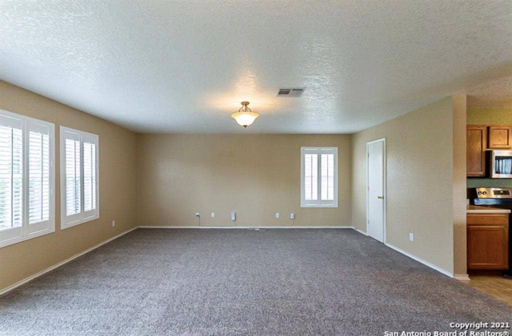 Large Cheap Room For Rent