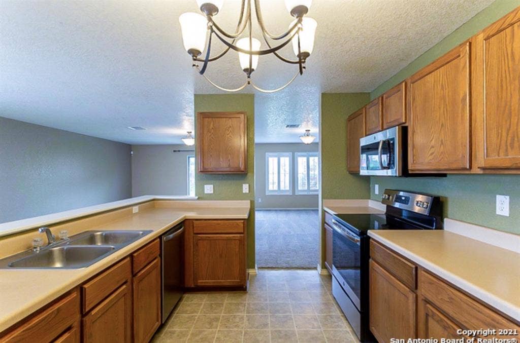 Large Cheap Room For Rent