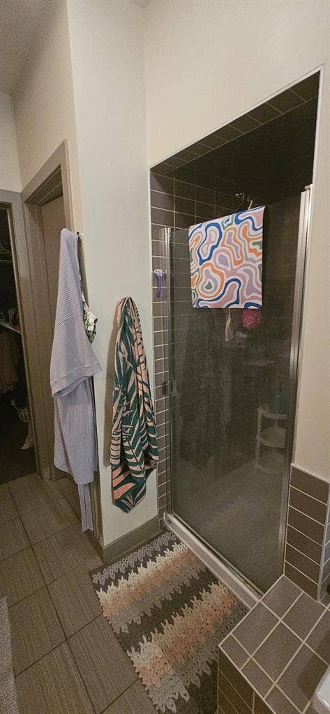 Looking For Roommate