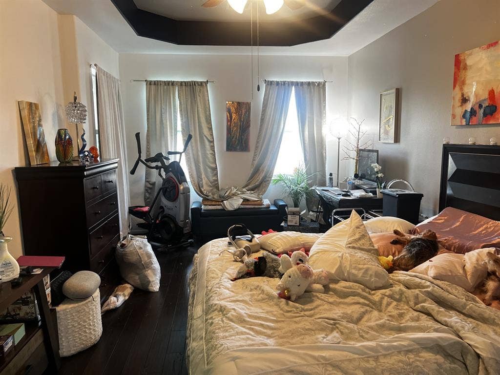 Private Furnished Upstairs $1300