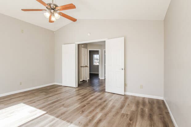 Roommate – Private Master Suite