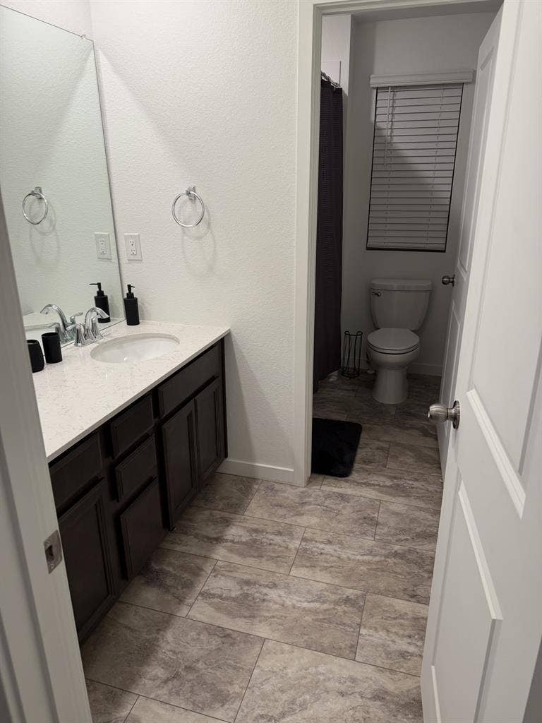 Looking for 1 to 2 roommates