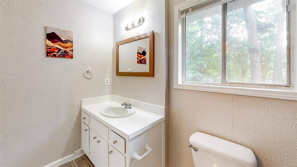 5 BR in Riverdale