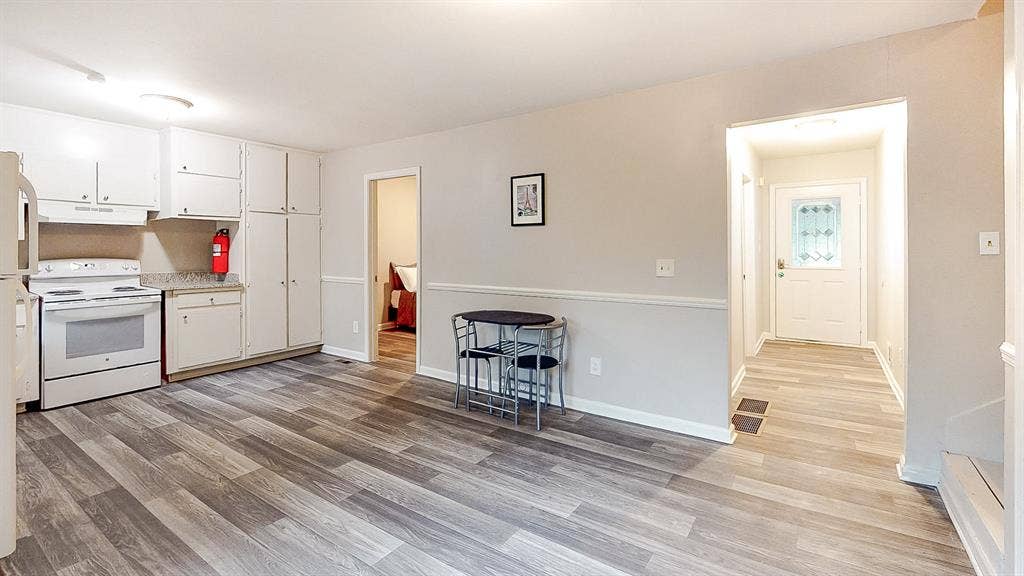 5 BR in Riverdale