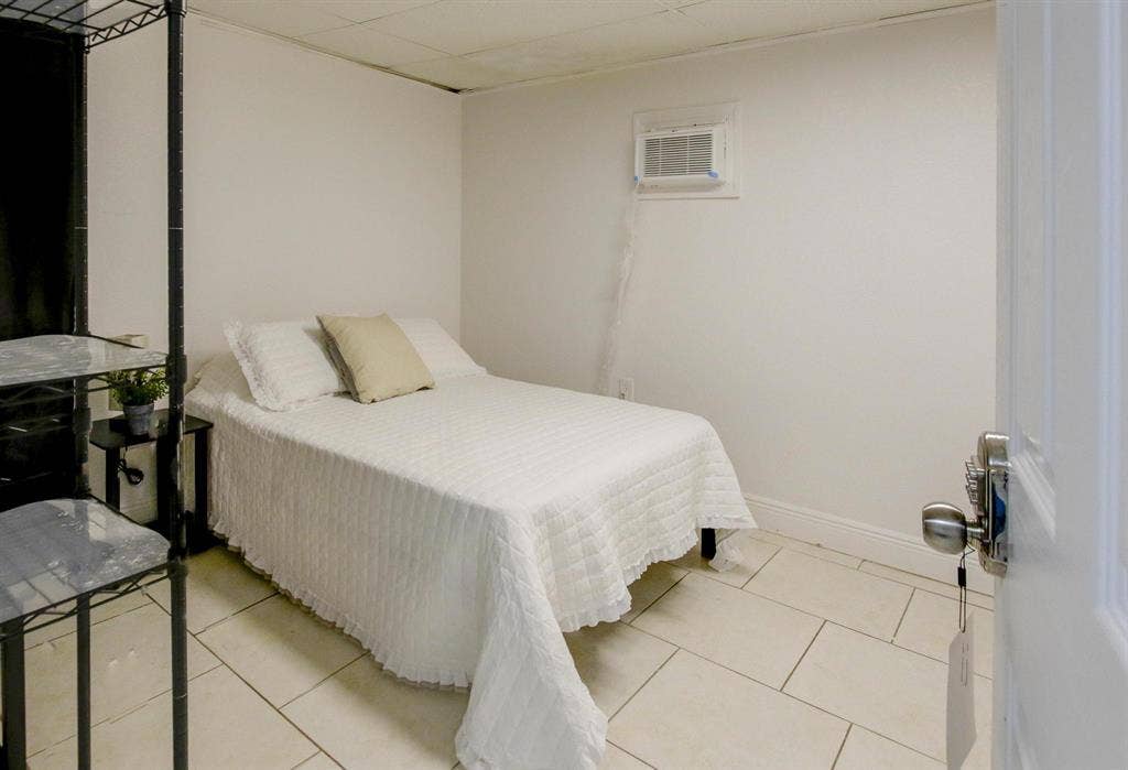6 BR in Tampa