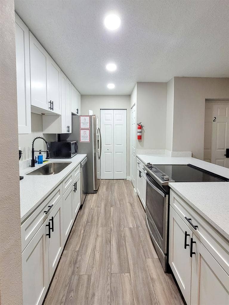 6 BR in Gainesville