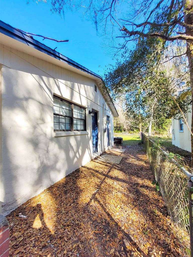 6 BR in Gainesville
