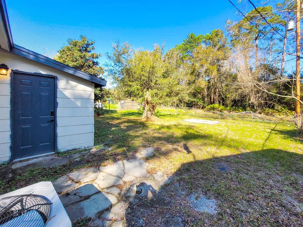 6 BR in Gainesville