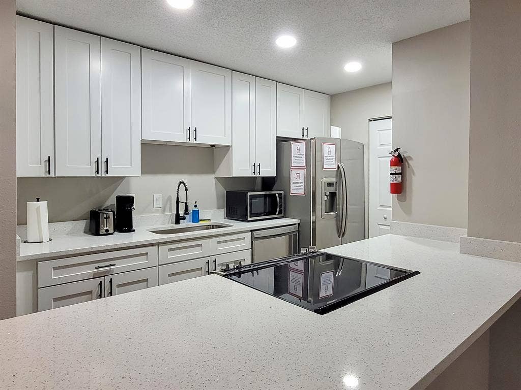 6 BR in Gainesville