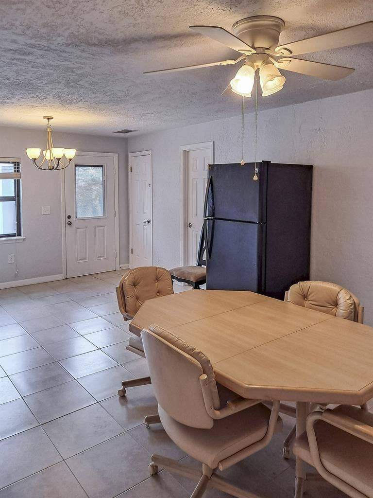 9 BR in Port Orange