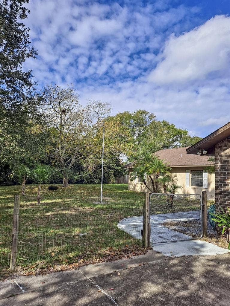 9 BR in Port Orange