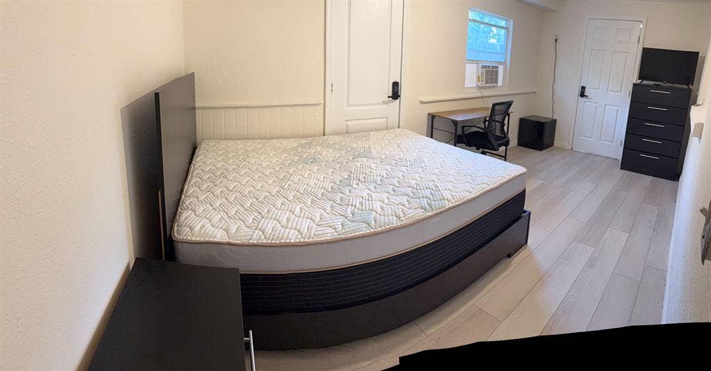 6 BR in Jacksonville