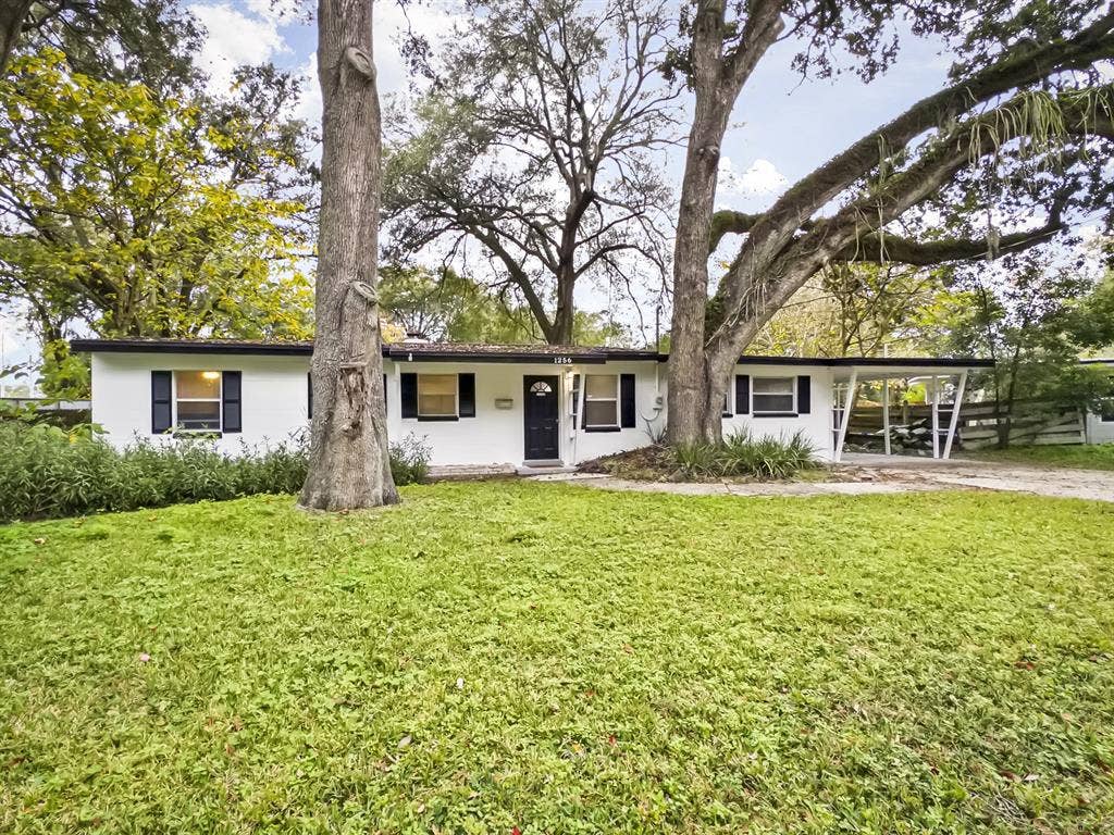 6 BR in Jacksonville