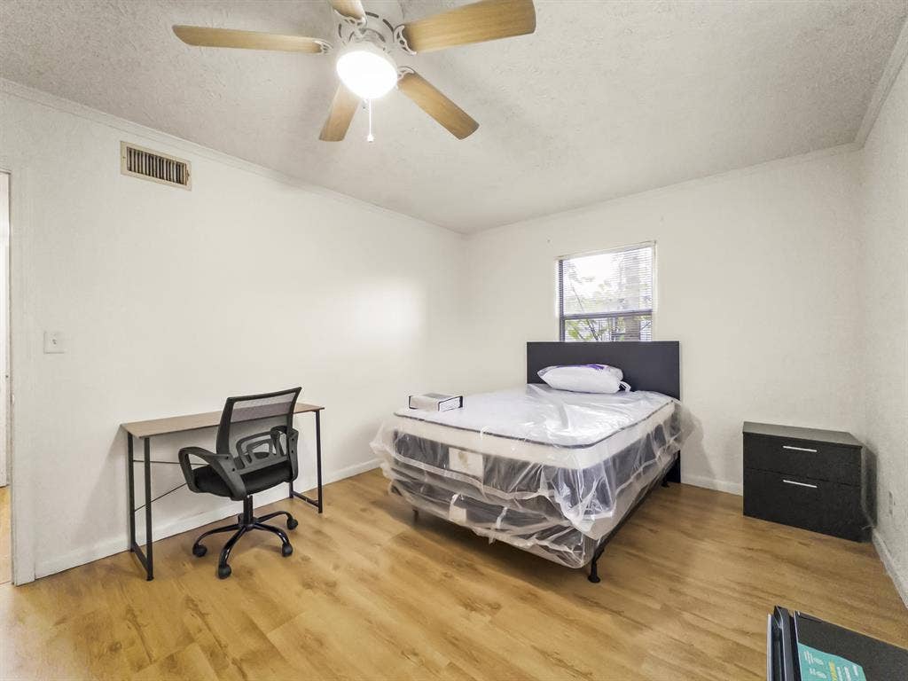 6 BR in Jacksonville