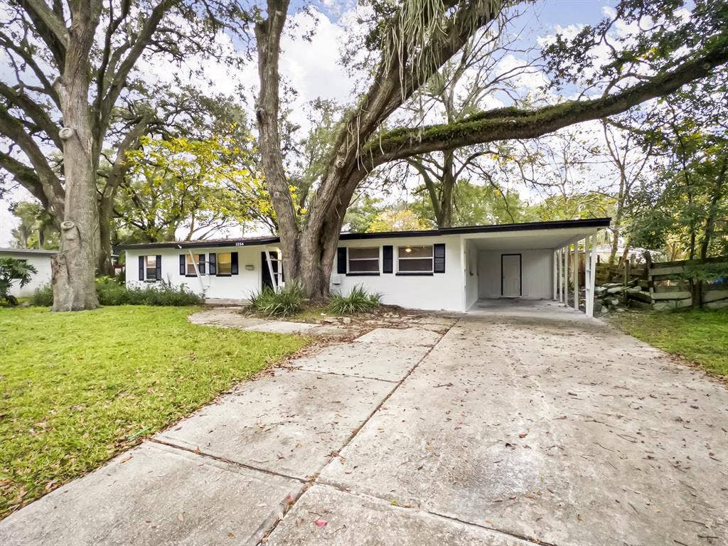 6 BR in Jacksonville