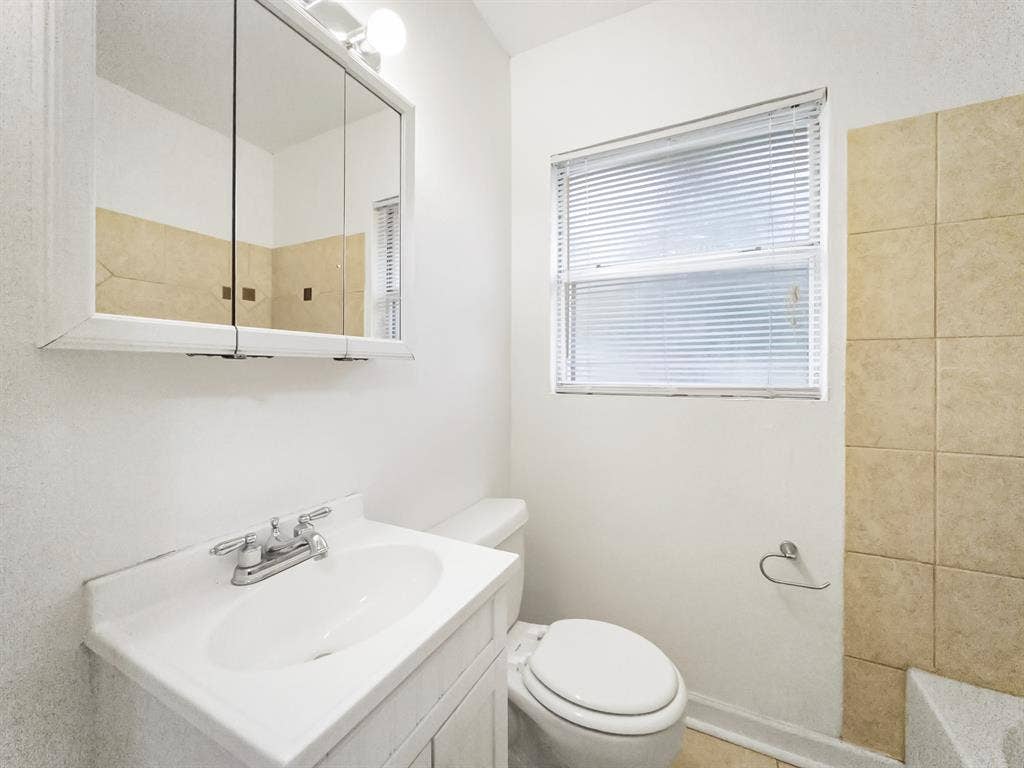 6 BR in Jacksonville
