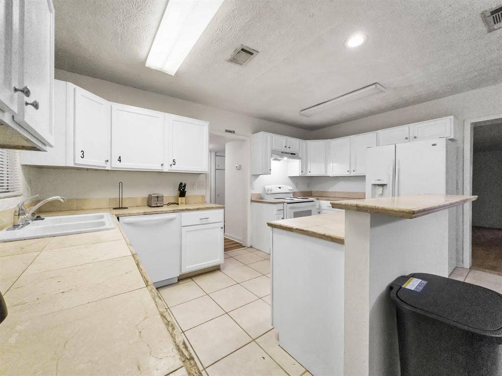 6 BR in Jacksonville