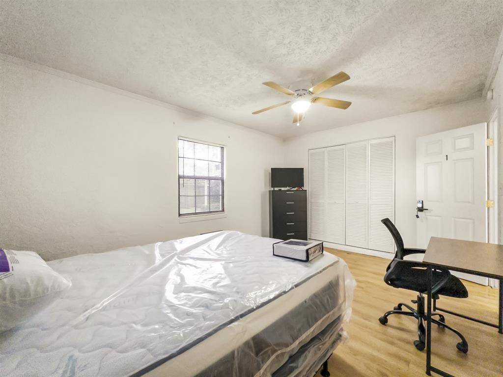 6 BR in Jacksonville