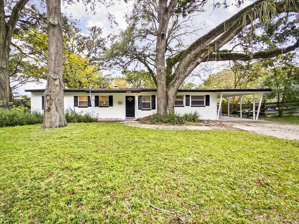 6 BR in Jacksonville