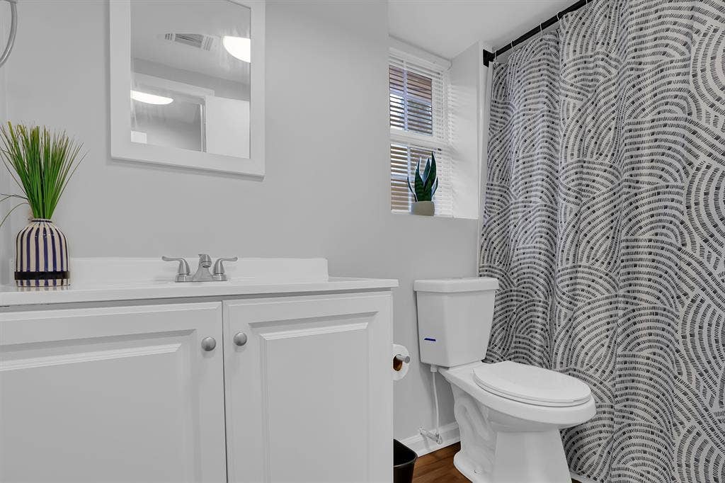 7 BR in College Park
