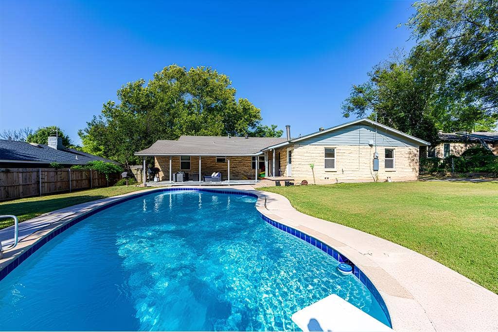 7 BR in Richland Hills