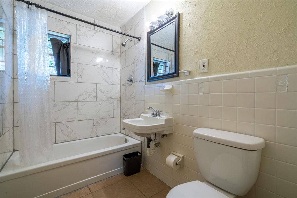 9 BR in Houston