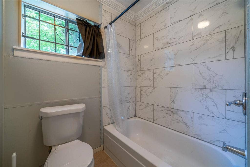 9 BR in Houston