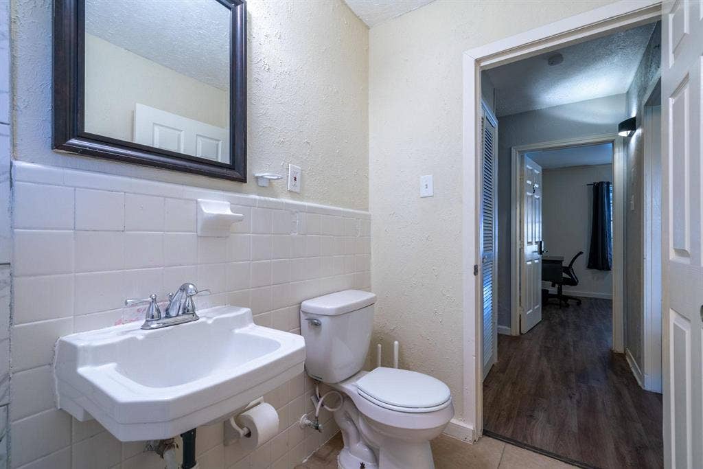 9 BR in Houston