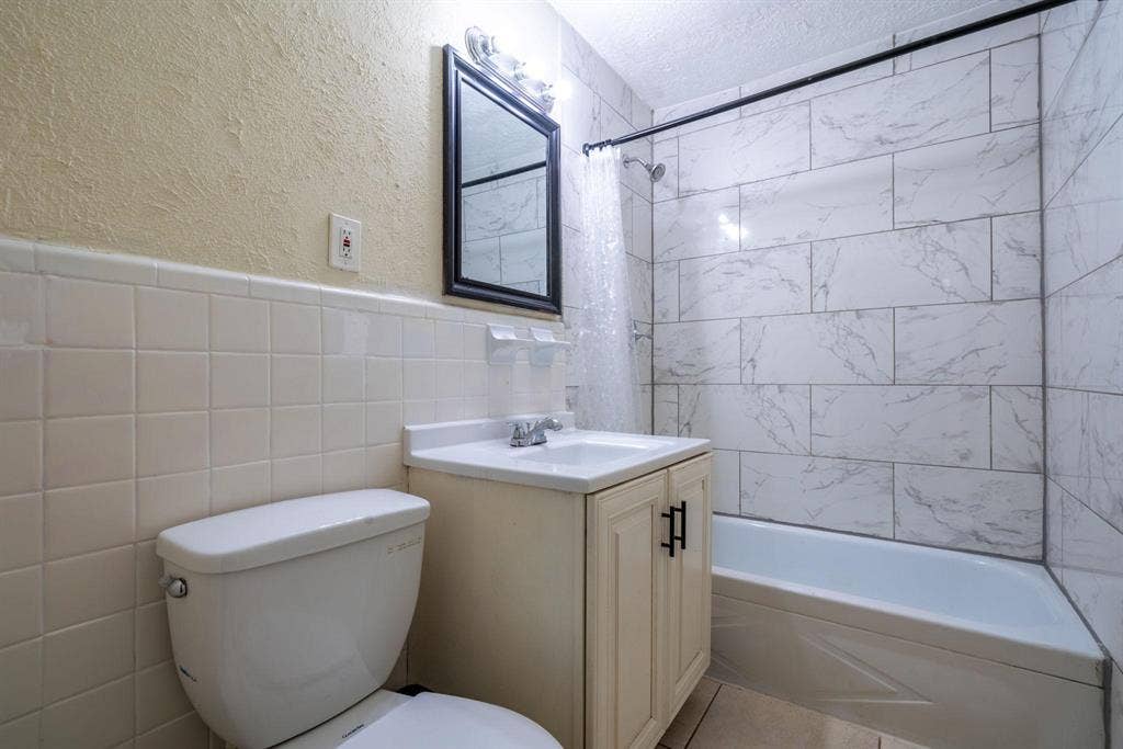 9 BR in Houston