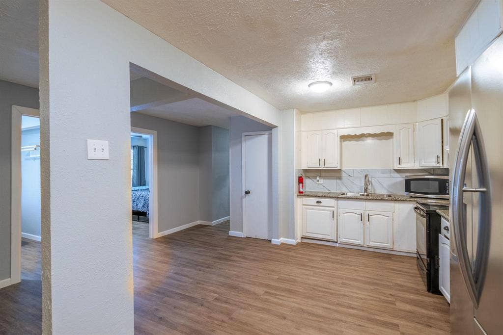 9 BR in Houston