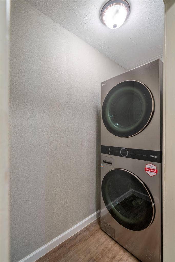 9 BR in Houston