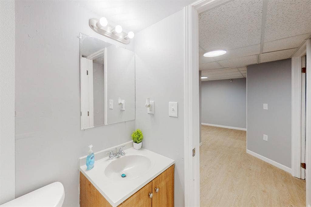 10 BR in East Point
