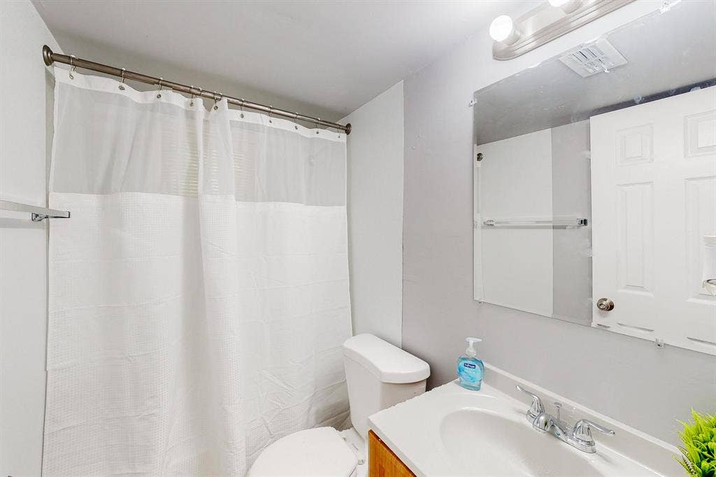 10 BR in East Point
