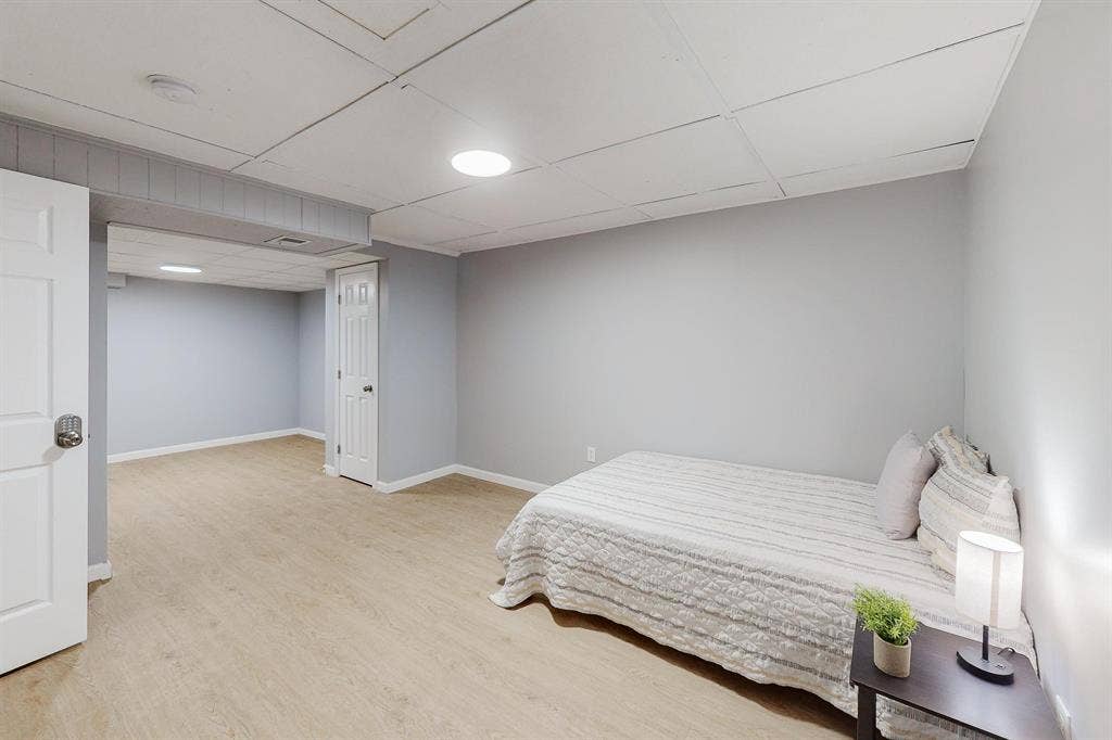 10 BR in East Point