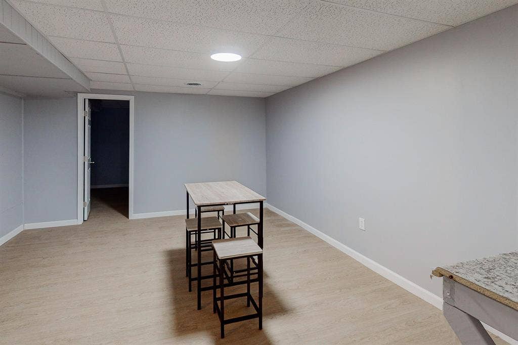 10 BR in East Point