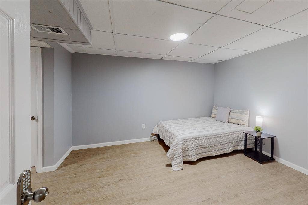10 BR in East Point