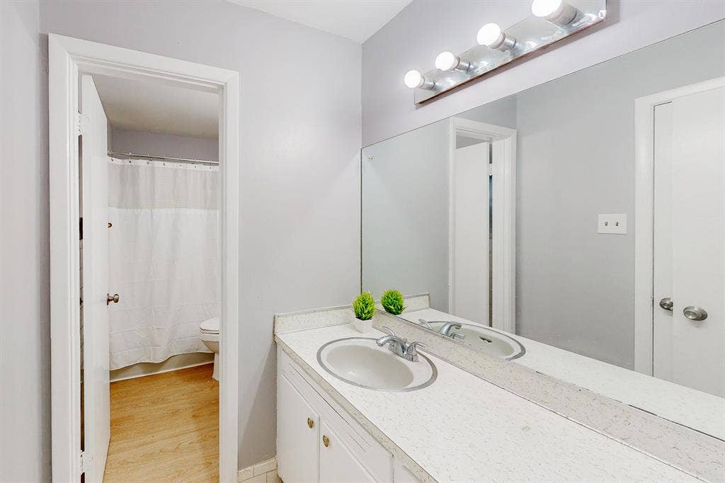 10 BR in East Point