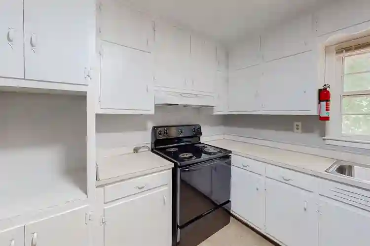 10 BR in East Point