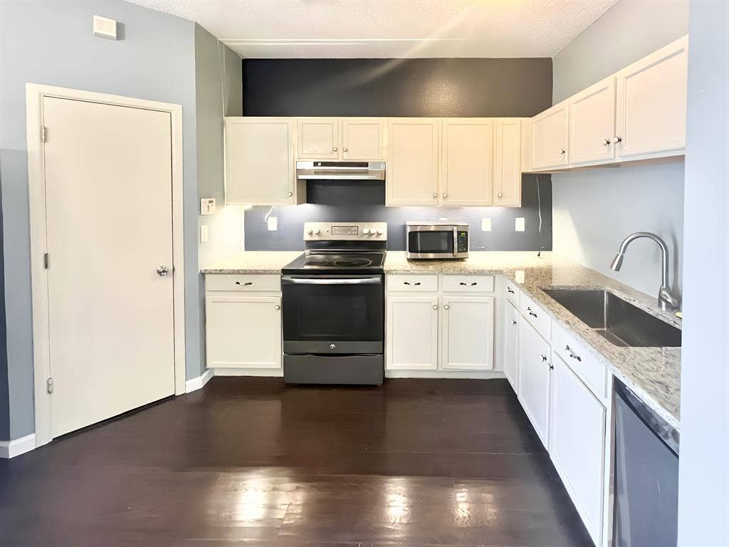 7 BR in Baltimore